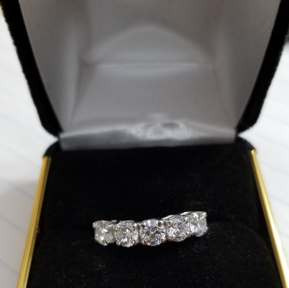 Lady's Diamond Ring in 14k White Gold